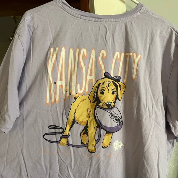 Women’s Kansas City Chiefs Dog Graphic T-Shirt - Picture 1 of 3